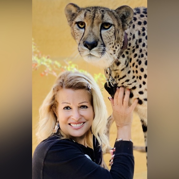 Handpainted African cheetah cat earrings. I use watercolor paper, super light - Picture 5 of 5